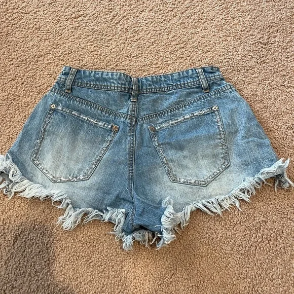 RUE 21 High-Rise Distressed ButtonFly Denim Shorts - Picture 8 of 8